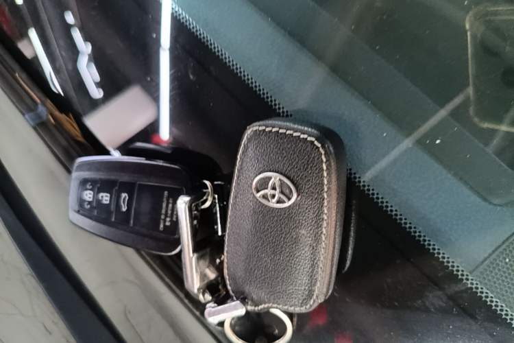 Used Toyota Camry 2018 2.5G Luxury Edition Vehicle Key