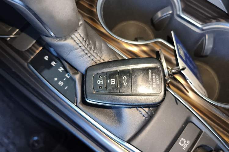 Used Toyota Camry 2018 2.0G Luxury Edition Vehicle Key