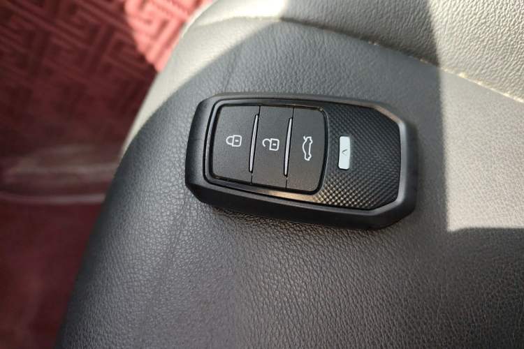 Used Toyota Camry 2018 2.5G Luxury Edition Vehicle Key