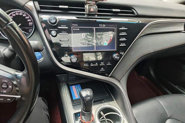 Used Toyota Camry 2018 Dual-Engine 2.5 HG Luxury Edition Audio And AC Panel