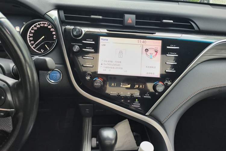 Used Toyota Camry 2018 Dual-Engine 2.5 HG Luxury Edition Audio And AC Panel