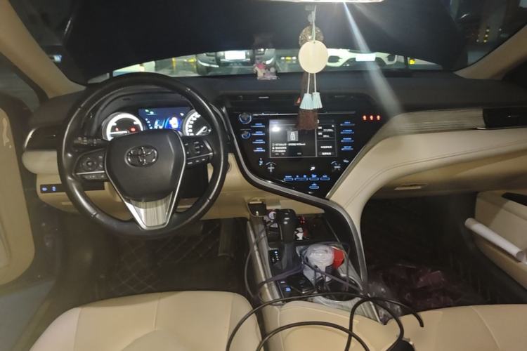 Used Toyota Camry 2018 Dual-Engine 2.5 HG Luxury Edition Center Console