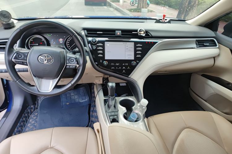 Used Toyota Camry 2018 Dual-Engine 2.5 HG Luxury Edition Center Console