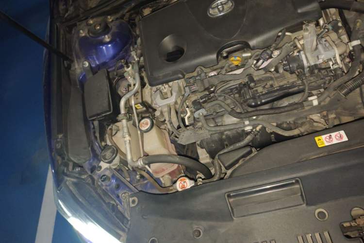 Used Toyota Camry 2018 Dual-Engine 2.5 HG Luxury Edition Engine Bay Right