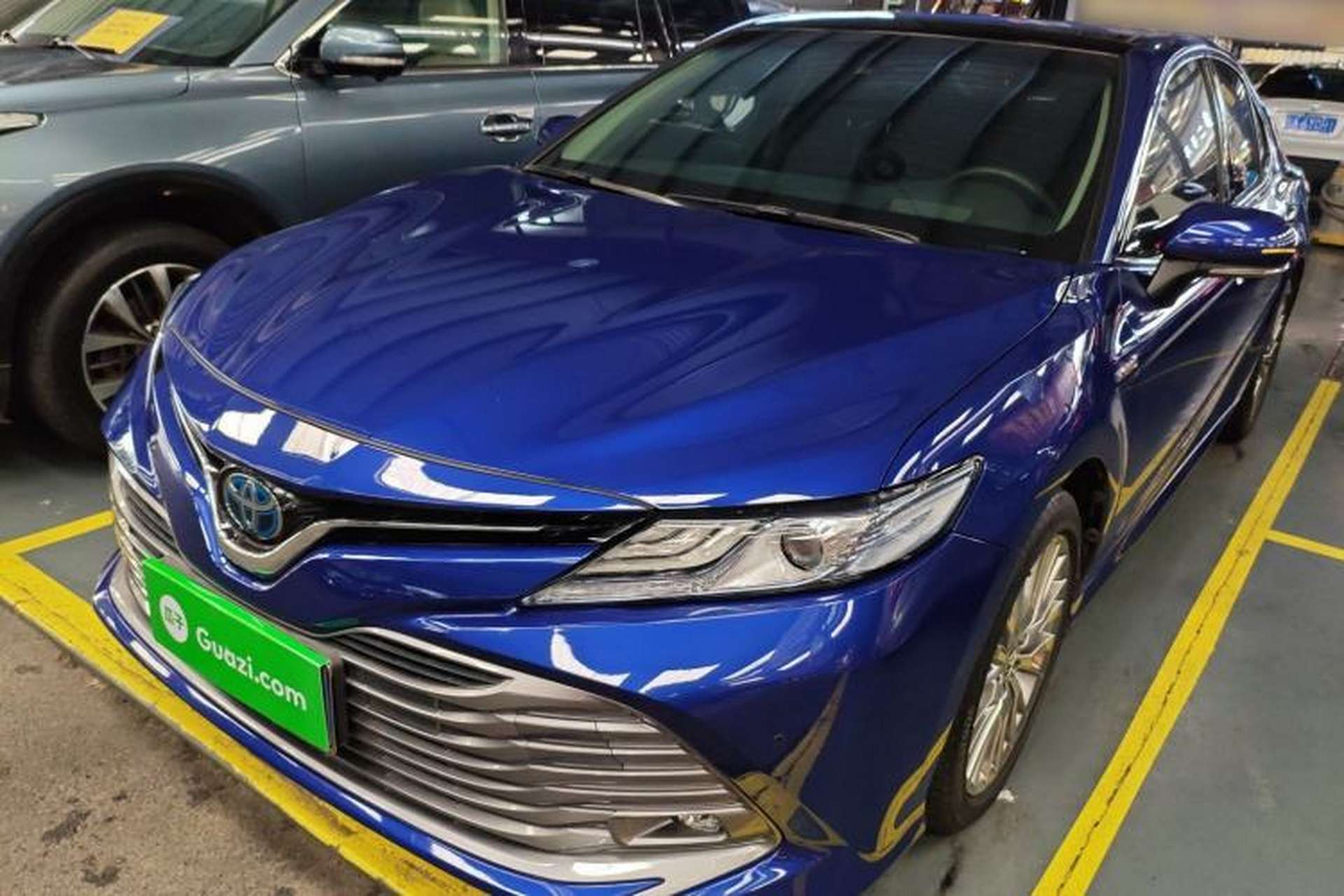 Used Toyota Camry 2018 Dual-Engine 2.5 HG Luxury Edition Front Left 45 Deg