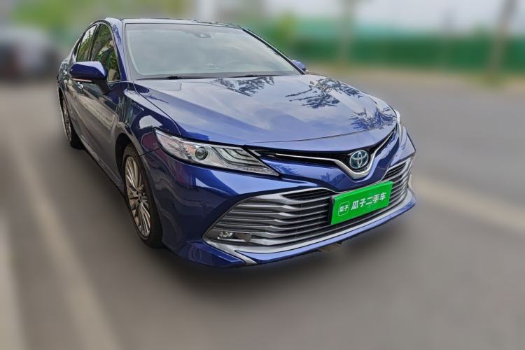 Used Toyota Camry 2018 Dual-Engine 2.5 HG Luxury Edition Front Right 45 Deg