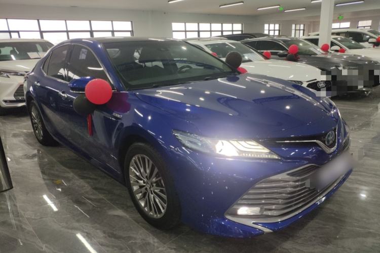 Used Toyota Camry 2018 Dual-Engine 2.5 HG Luxury Edition Front Right 45 Deg