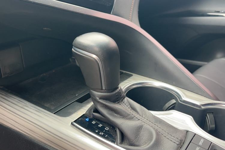 Used Toyota Camry 2018 Dual-Engine 2.5 HG Luxury Edition Gear Lever