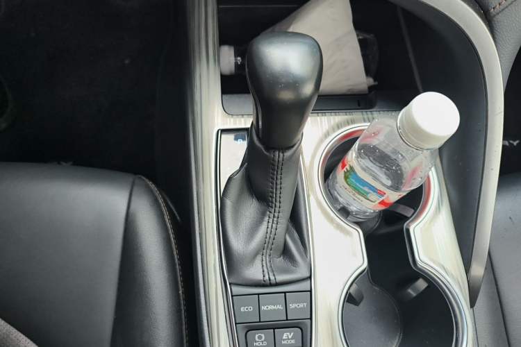 Used Toyota Camry 2018 Dual-Engine 2.5 HG Luxury Edition Gear Lever