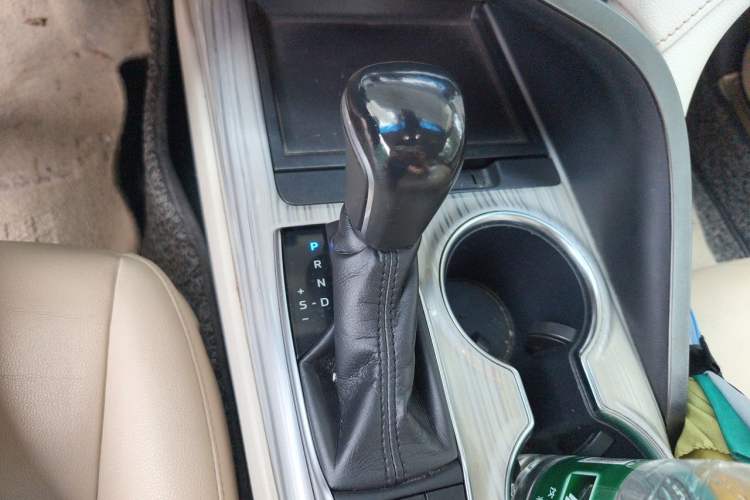 Used Toyota Camry 2018 Dual-Engine 2.5 HG Luxury Edition Gear Lever