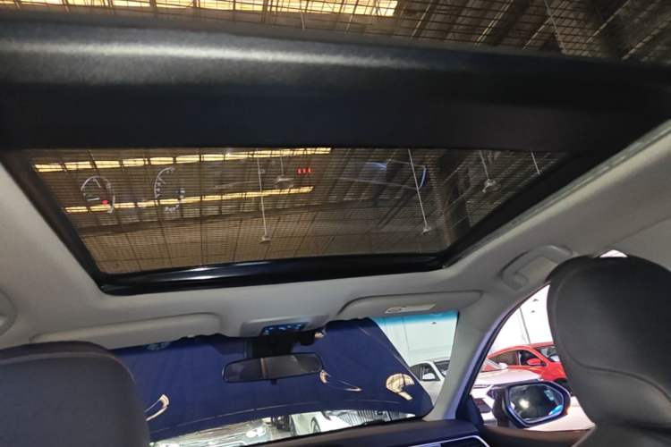 Used Toyota Camry 2018 Dual-Engine 2.5 HG Luxury Edition Headliner