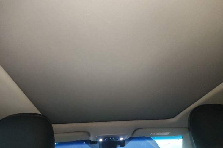 Used Toyota Camry 2018 Dual-Engine 2.5 HG Luxury Edition Headliner