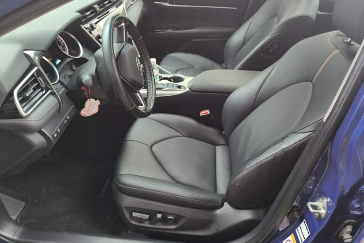Used Toyota Camry 2018 Dual-Engine 2.5 HG Luxury Edition Left Front Seat