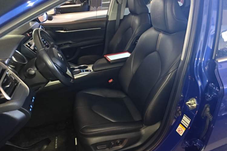 Used Toyota Camry 2018 Dual-Engine 2.5 HG Luxury Edition Left Front Seat