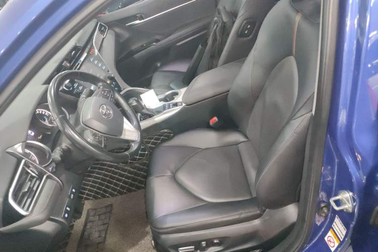 Used Toyota Camry 2018 Dual-Engine 2.5 HG Luxury Edition Left Front Seat