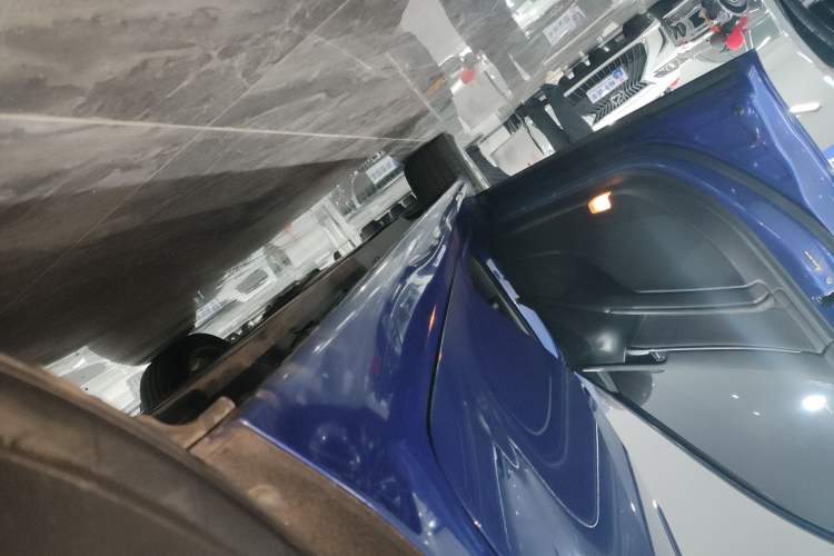 Used Toyota Camry 2018 Dual-Engine 2.5 HG Luxury Edition Left Side Sill