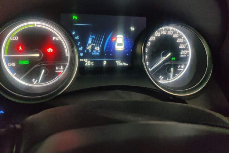 Used Toyota Camry 2018 Dual-Engine 2.5 HG Luxury Edition Odometer Close Up