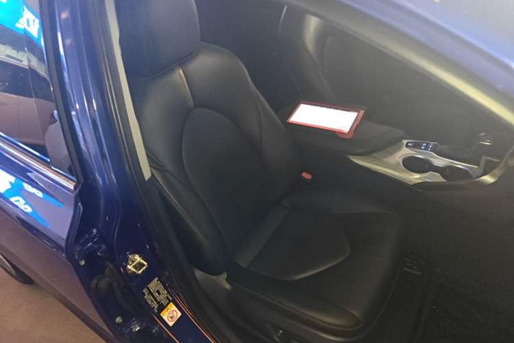Used Toyota Camry 2018 Dual-Engine 2.5 HG Luxury Edition Right Front Seat
