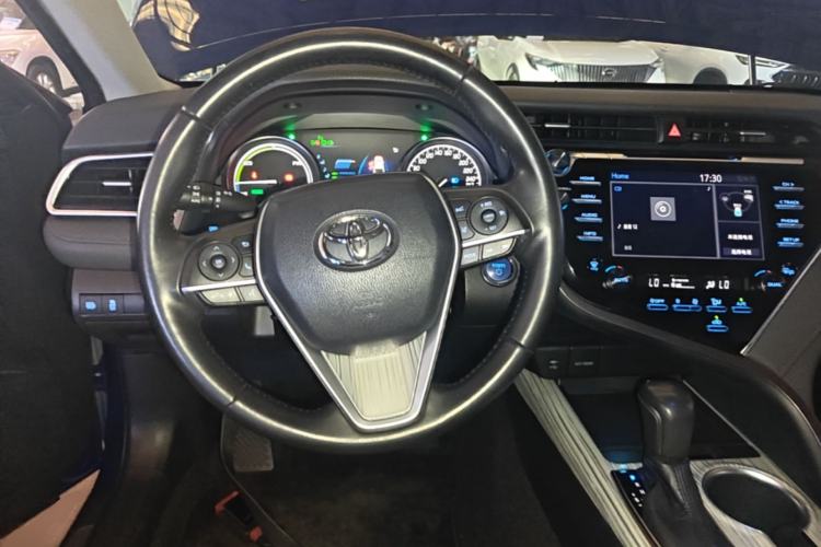 Used Toyota Camry 2018 Dual-Engine 2.5 HG Luxury Edition Steering Wheel