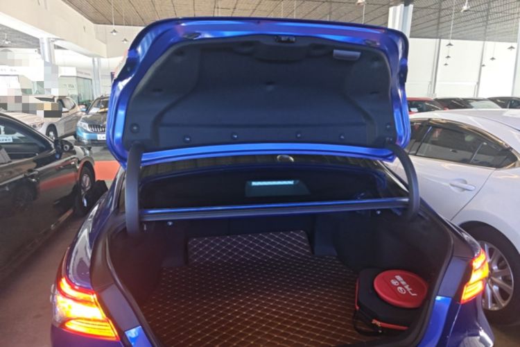 Used Toyota Camry 2018 Dual-Engine 2.5 HG Luxury Edition Trunk