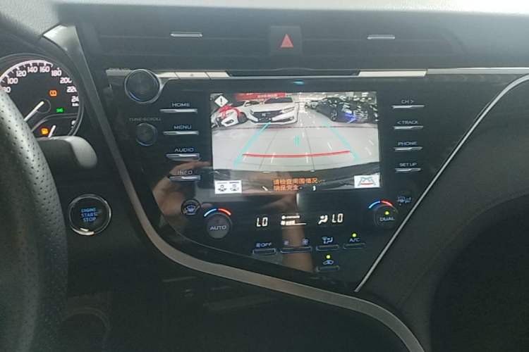 Used Toyota Camry 2018 2.5G Luxury Edition Audio And AC Panel