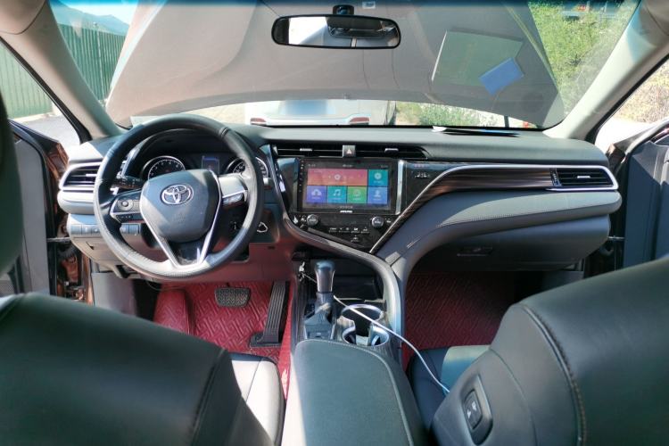 Used Toyota Camry 2018 2.0E Leading Edition Center Console