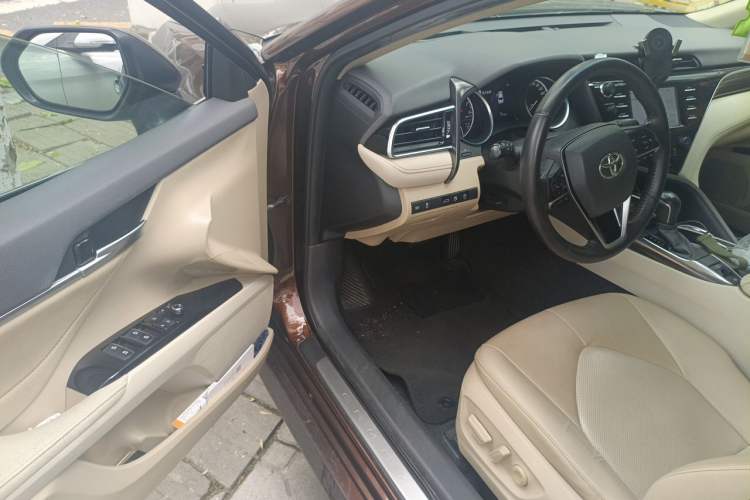 Used Toyota Camry 2018 2.0G Luxury Edition Driver Seat