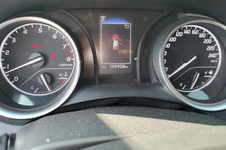 Used Toyota Camry 2018 2.0E Leading Edition Odometer Close Up