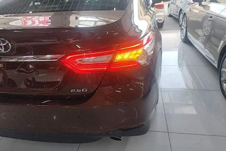 Used Toyota Camry 2018 2.5G Luxury Edition Right Rear Taillight
