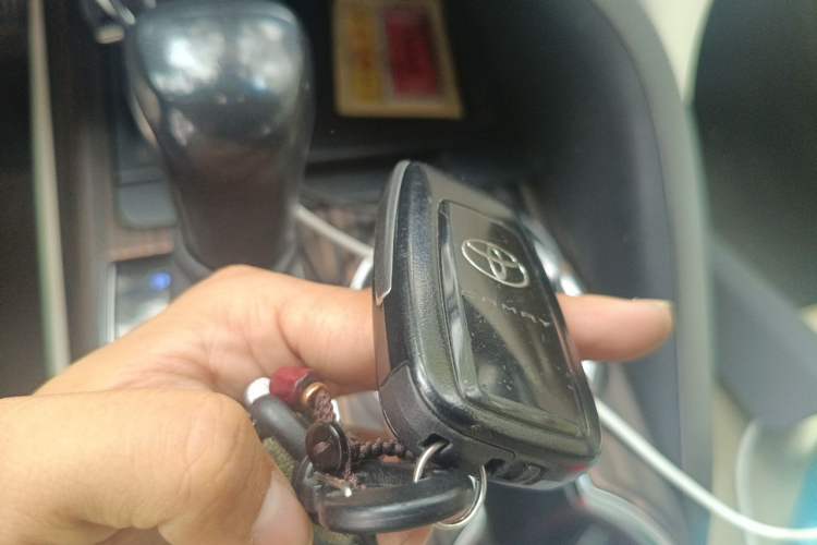 Used Toyota Camry 2018 2.0G Luxury Edition Vehicle Key