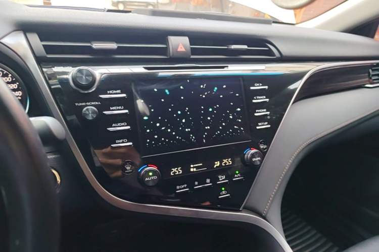 Used Toyota Camry 2018 2.5G Luxury Edition Audio And AC Panel
