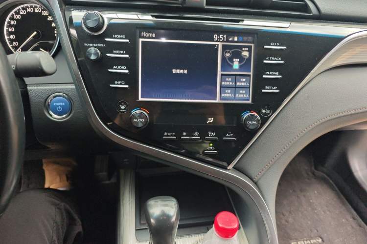 Used Toyota Camry 2018 Dual-Engine 2.5 HG Luxury Edition Audio And AC Panel