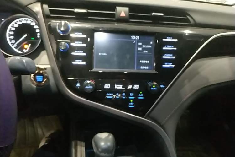 Used Toyota Camry 2018 2.0G Luxury Edition Audio And AC Panel