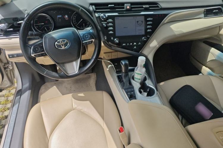 Used Toyota Camry 2018 Dual-Engine 2.5 HG Luxury Edition Center Console