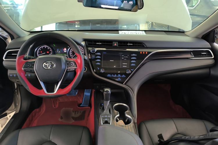 Used Toyota Camry 2018 2.5G Luxury Edition Center Console