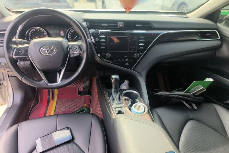 Used Toyota Camry 2018 2.5G Luxury Edition Center Console