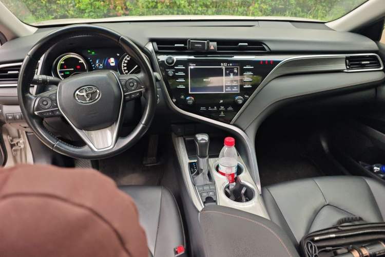 Used Toyota Camry 2018 Dual-Engine 2.5 HG Luxury Edition Center Console