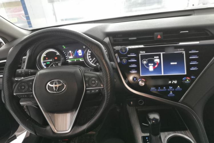 Used Toyota Camry 2018 Dual-Engine 2.5 HG Luxury Edition Center Console