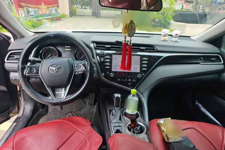 Used Toyota Camry 2018 2.5G Luxury Edition Center Console