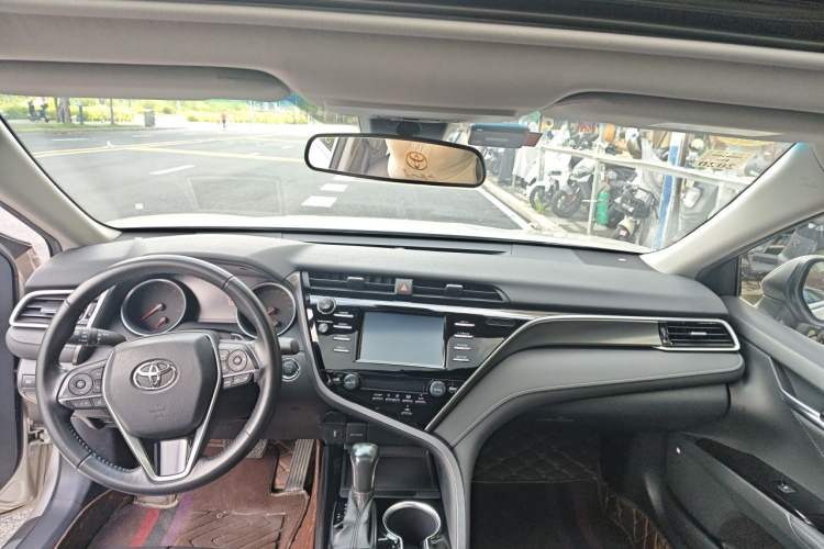 Used Toyota Camry 2018 2.5S Fēngshàng Edition Center Console