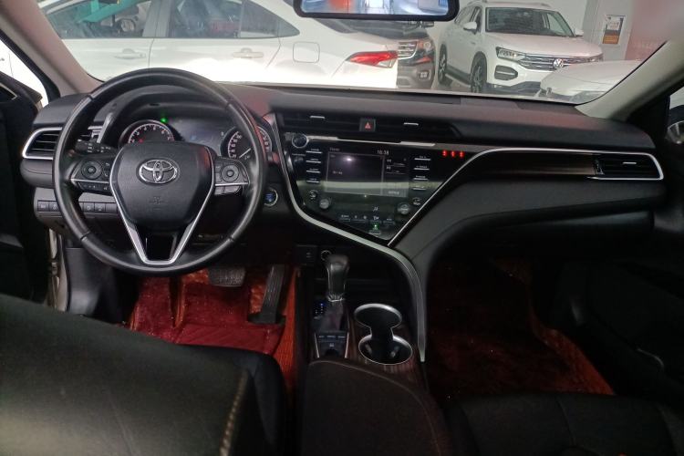 Used Toyota Camry 2018 2.5G Luxury Edition Center Console