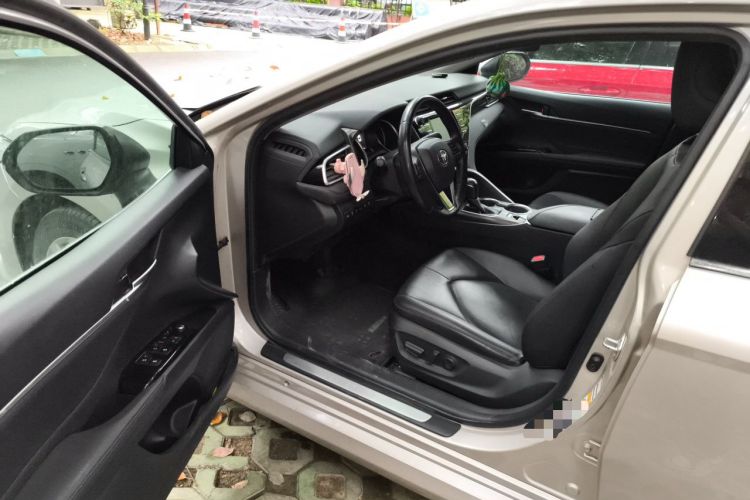 Used Toyota Camry 2018 2.0G Luxury Edition Driver Seat