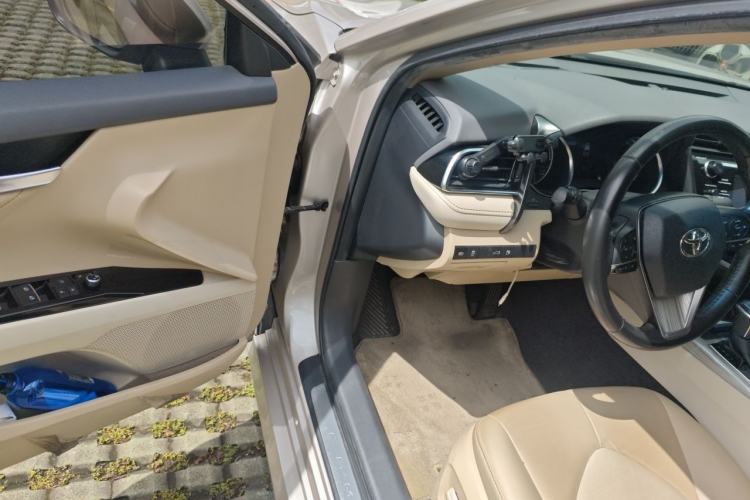 Used Toyota Camry 2018 Dual-Engine 2.5 HG Luxury Edition Driver Seat