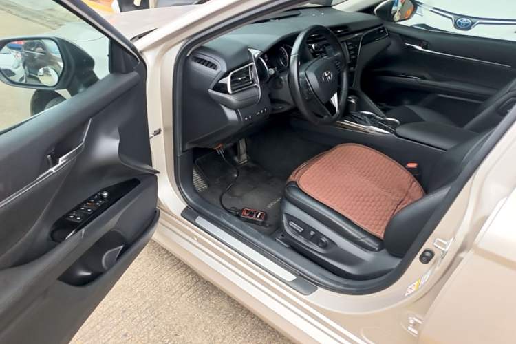 Used Toyota Camry 2018 2.0G Luxury Edition Driver Seat