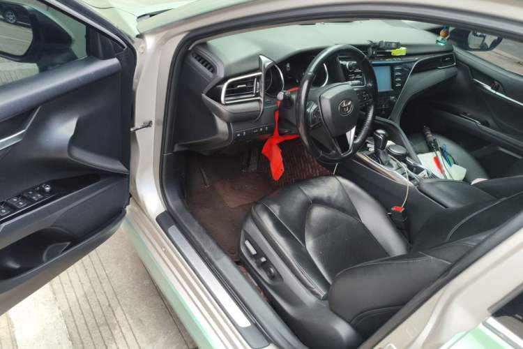 Used Toyota Camry 2018 2.0G Luxury Edition Driver Seat