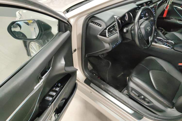 Used Toyota Camry 2018 2.5G Luxury Edition Driver Seat