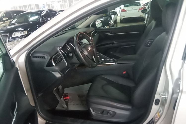 Used Toyota Camry 2018 2.0G Luxury Edition Driver Seat