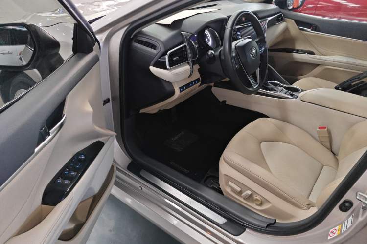 Used Toyota Camry 2018 2.5G Luxury Edition Driver Seat