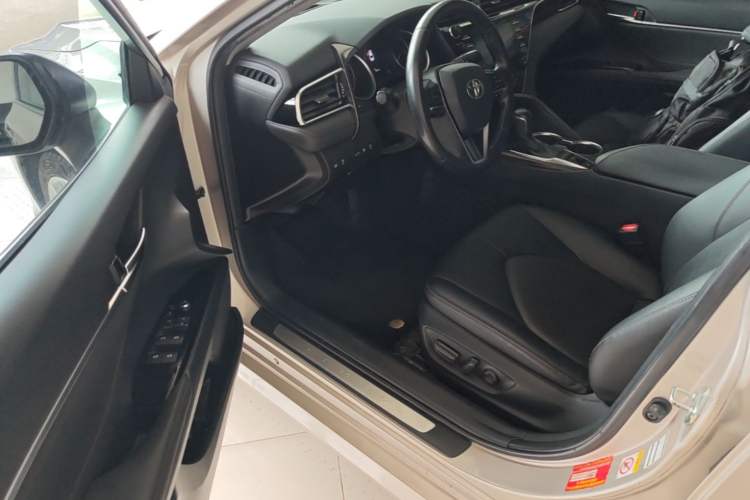 Used Toyota Camry 2018 2.5G Luxury Edition Driver Seat
