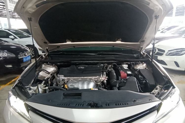 Used Toyota Camry 2018 2.0G Luxury Edition Engine Bay